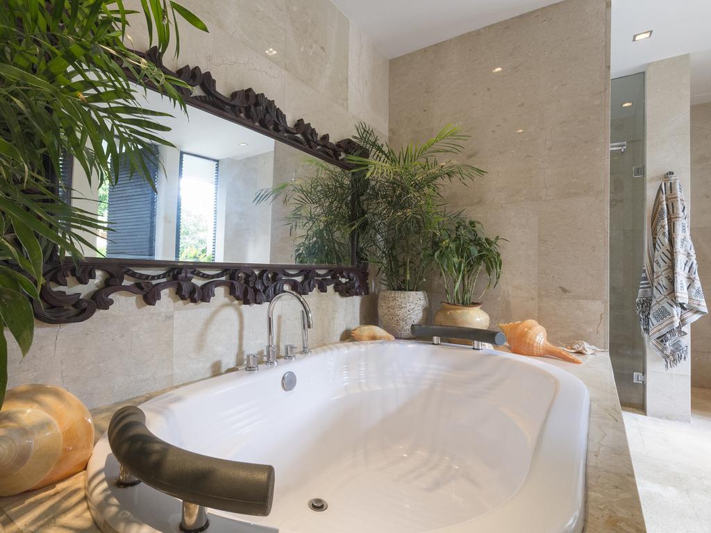 Eshara Seminyak (Bali)